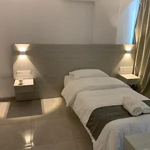 verificați disponibilitatea